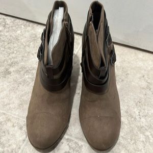 Brand new never worn Carlos Santana booties